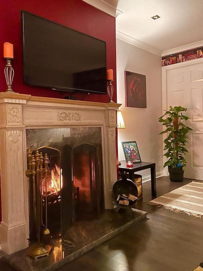 Finn Village "Mountain View Cottage" Private Garden, 9-Seater Hot Tub, Firepit & Pizza Stove Drymen Exterior photo