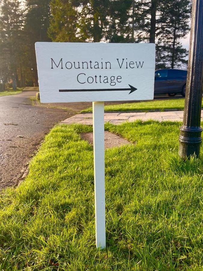 Finn Village "Mountain View Cottage" Private Garden, 9-Seater Hot Tub, Firepit & Pizza Stove Drymen Exterior photo