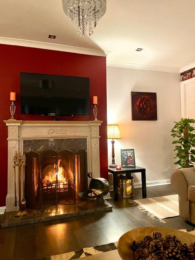 Finn Village "Mountain View Cottage" Private Garden, 9-Seater Hot Tub, Firepit & Pizza Stove Drymen Exterior photo