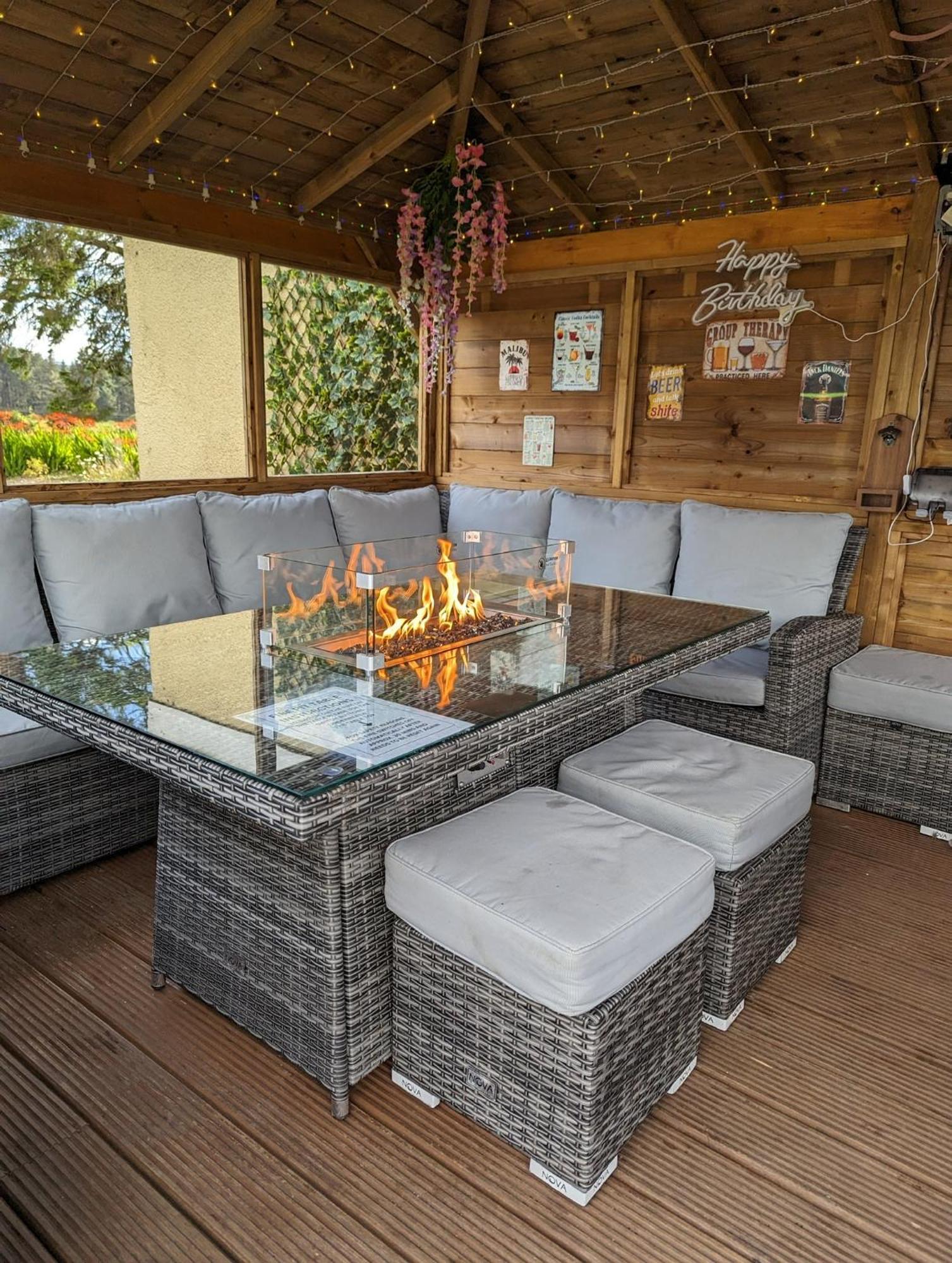 Finn Village "Mountain View Cottage" Private Garden, 9-Seater Hot Tub, Firepit & Pizza Stove Drymen Exterior photo