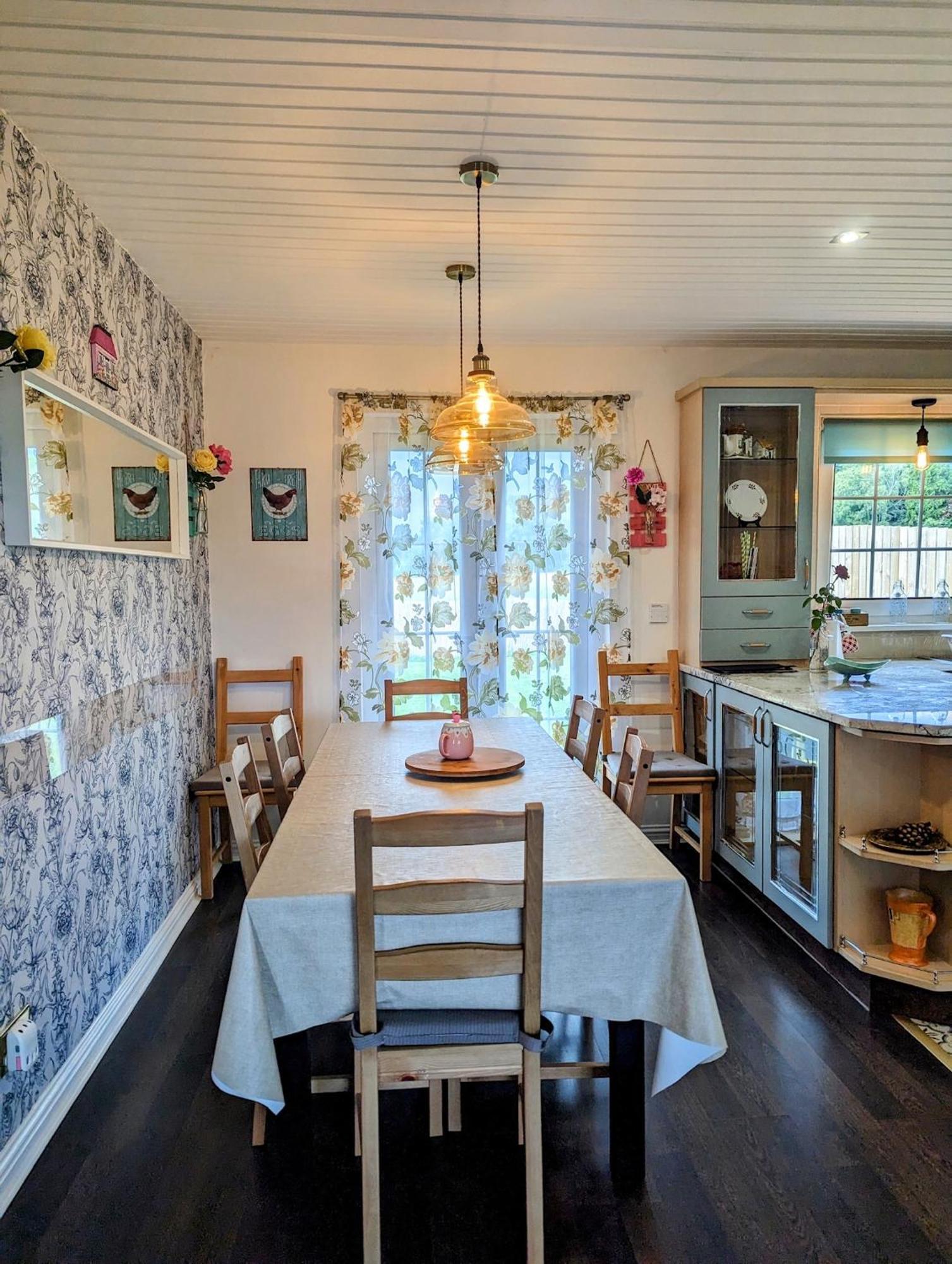 Finn Village "Mountain View Cottage" Private Garden, 9-Seater Hot Tub, Firepit & Pizza Stove Drymen Exterior photo